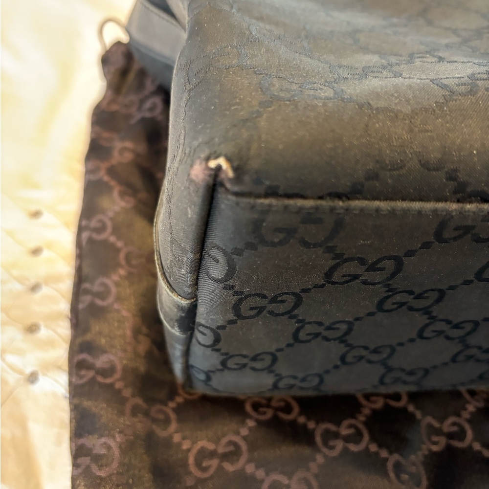 Gucci Black Monogram Shoulder Bag - Picture 6 of 8